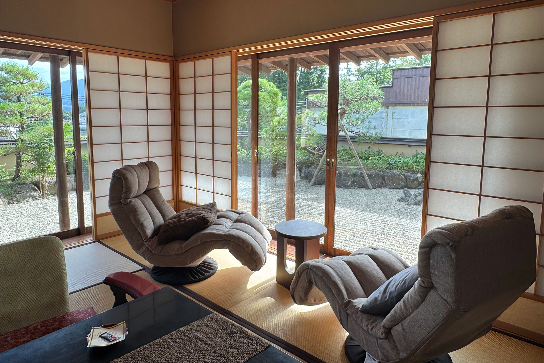 kaminoyamaonsen-tsukiokahotel-senkeien-hanare-hagi-washitsu-suite-onsentsuki-hinokiburo-14