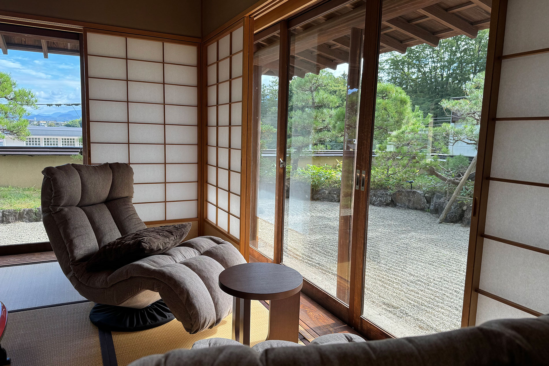 kaminoyamaonsen-tsukiokahotel-senkeien-hanare-hagi-washitsu-suite-onsentsuki-hinokiburo-9