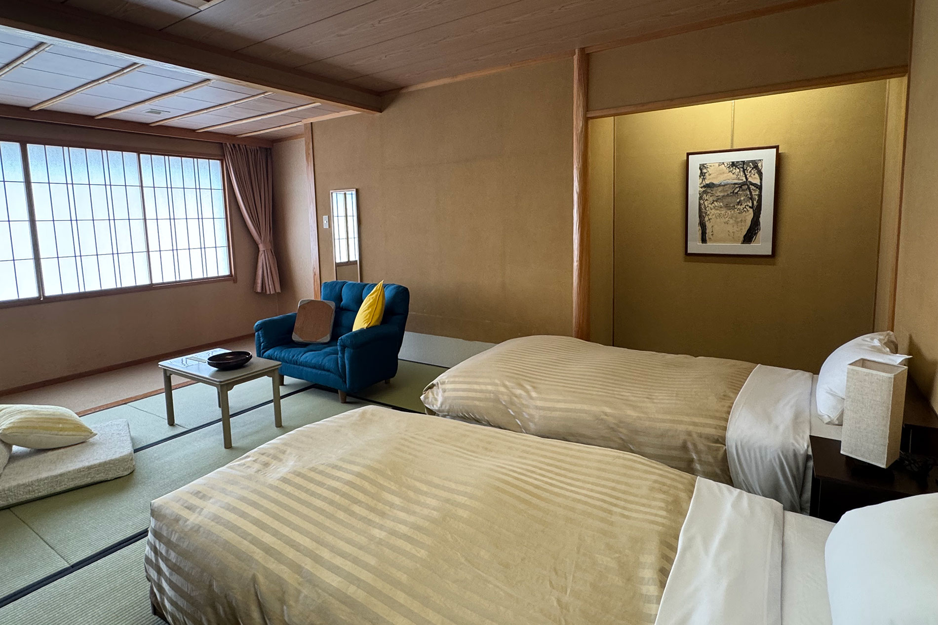 kaminoyamaonsen-tsukiokahotel-senkeien-kitanomaru-washitsu-hollywood-twin