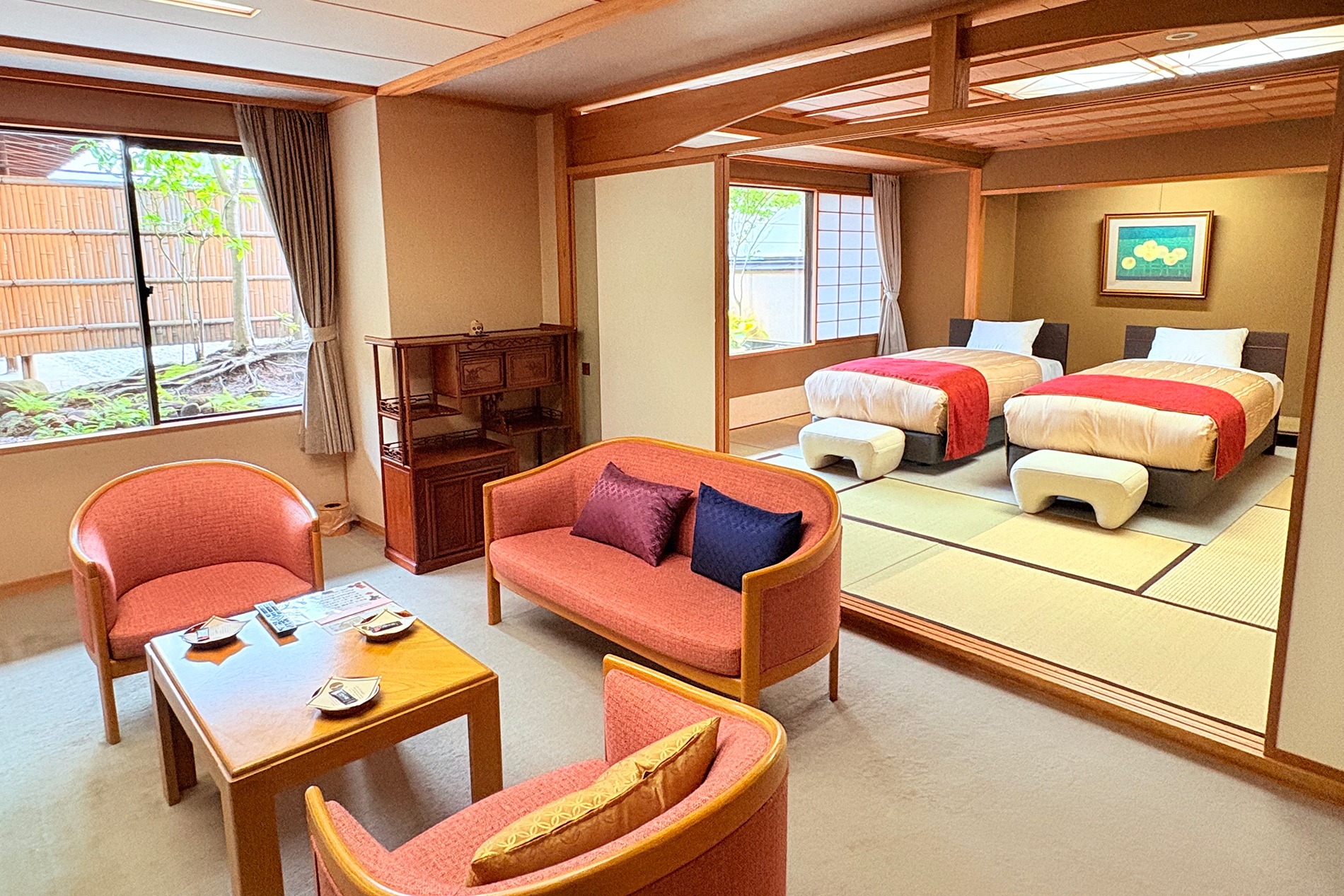 kaminoyamaonsen-tsukiokahotel-senkeien-hanare-fuyou-wayoushitsu-suite-onsentsuki-teienview-2-(1)