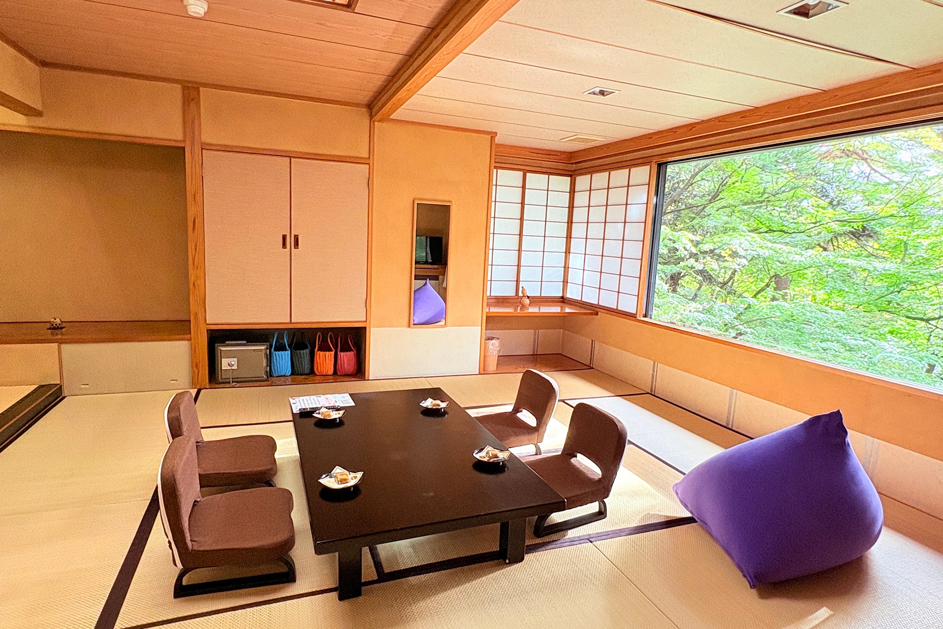 kaminoyamaonsen-tsukiokahotel-senkeien-hanare-take-wayoushitsu-suite-onsentsuki-teienview-family-6